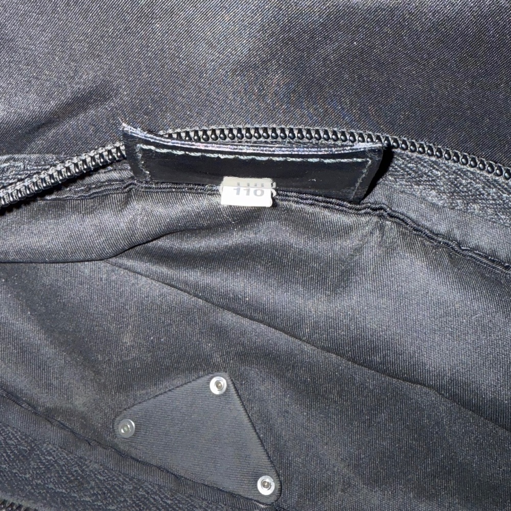 Authentic Prada Nylon Crossbody bag, Black with adjustable shoulder strap - Picture 6 of 14